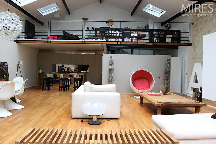 Loft & verrière — Volume traversant sous mezzanine